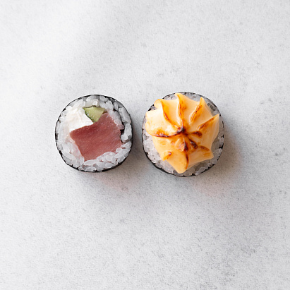 картинка Запеченный ролл с тунцом суши-маркета "Каэру"