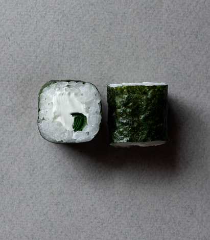 картинка Мини ролл с сливочным сыром и луком суши-маркета "Каэру"