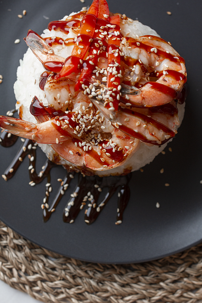 картинка Креветки на рисе суши-маркета "Каэру"