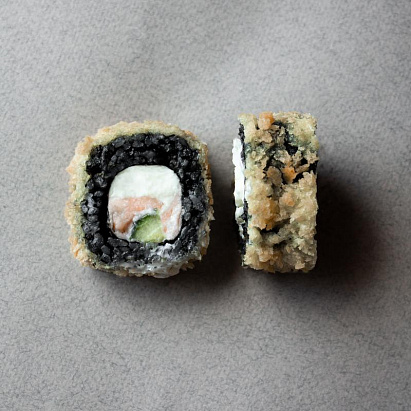 картинка Черный с лососем суши-маркета "Каэру"