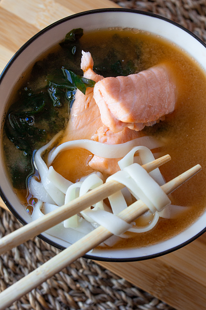 картинка Мисо суп с лососем суши-маркета "Каэру"